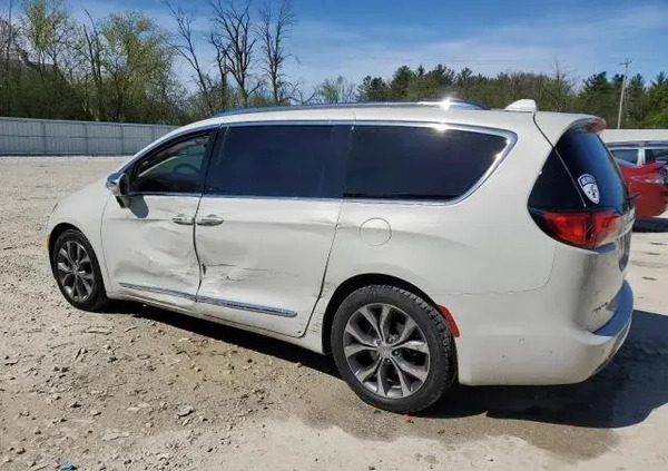 Chrysler Pacifica cena 59000 przebieg: 120592, rok produkcji 2017 z Milanówek małe 67